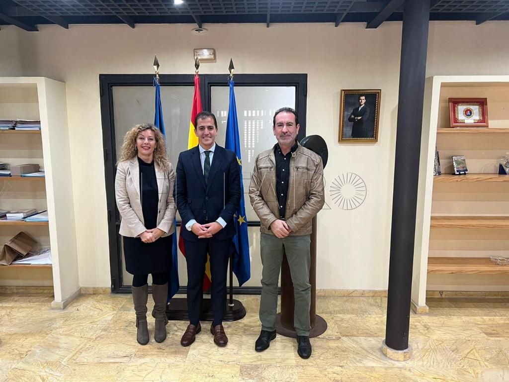 Acuerdo entre la Consejería de Deporte y la UGR para “trabajar juntos” en los eventos