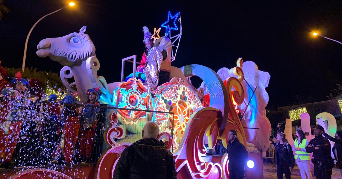 Miles de melillenses se dan cita en la cabalgata de Reyes