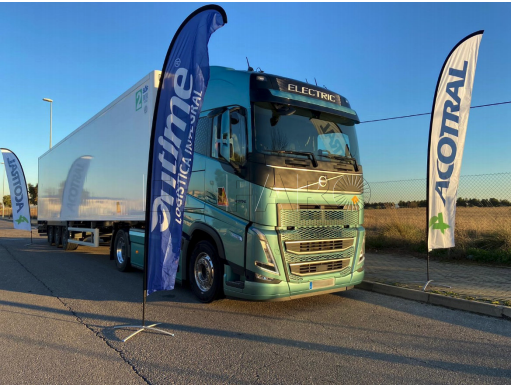 Mercadona, primera empresa en hacer distribución urbana de mercancías con tractoras eléctricas