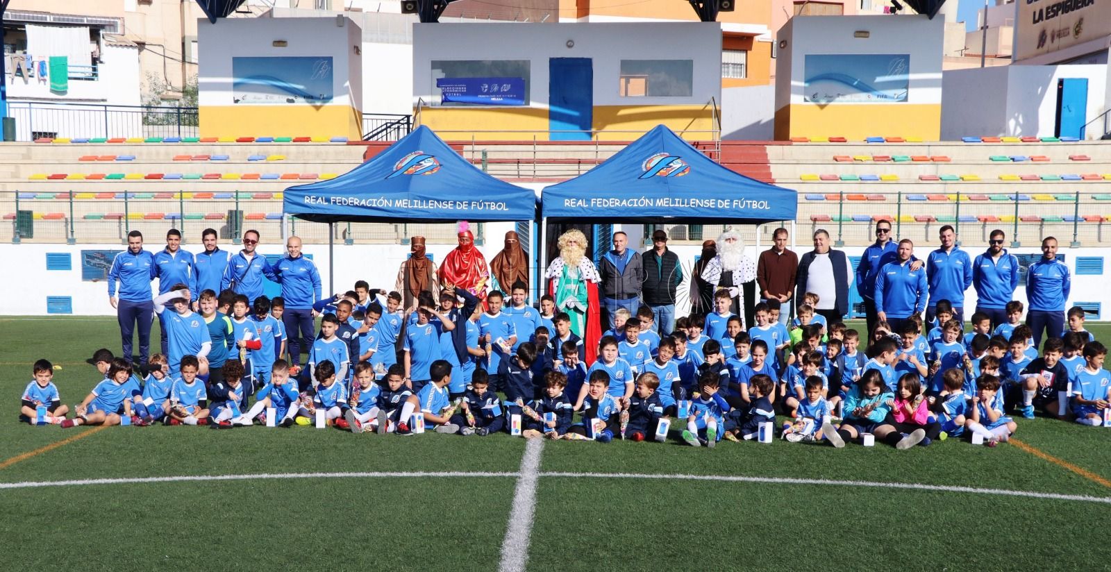 Los Reyes Magos visitan el campo de La Espiguera