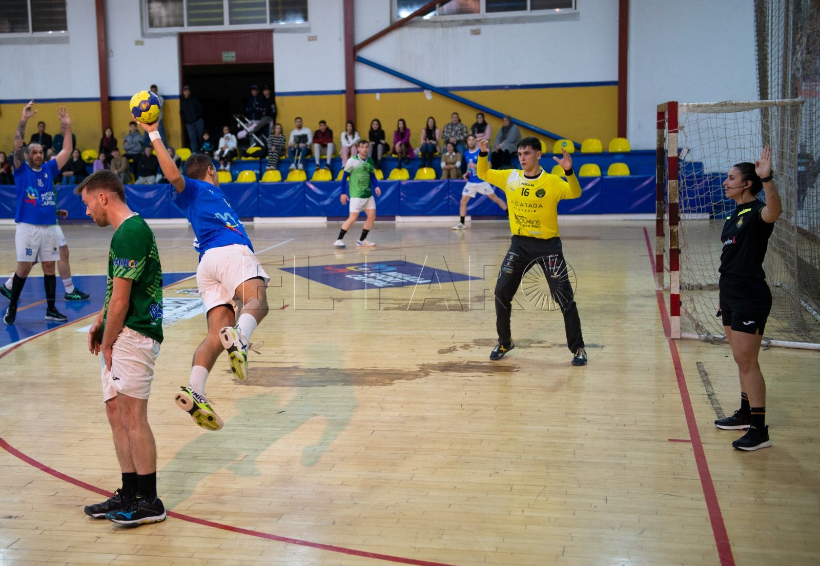 El Virgen de la Victoria muere en la orilla ante el BM Bolaños