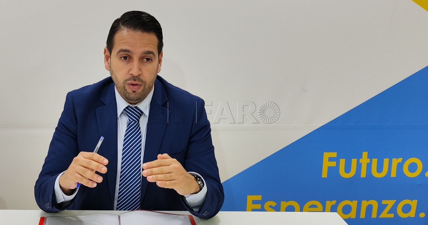 Azmani se compromete a hacer "una reforma integral" en Reina Regente y Barrio Cuernos