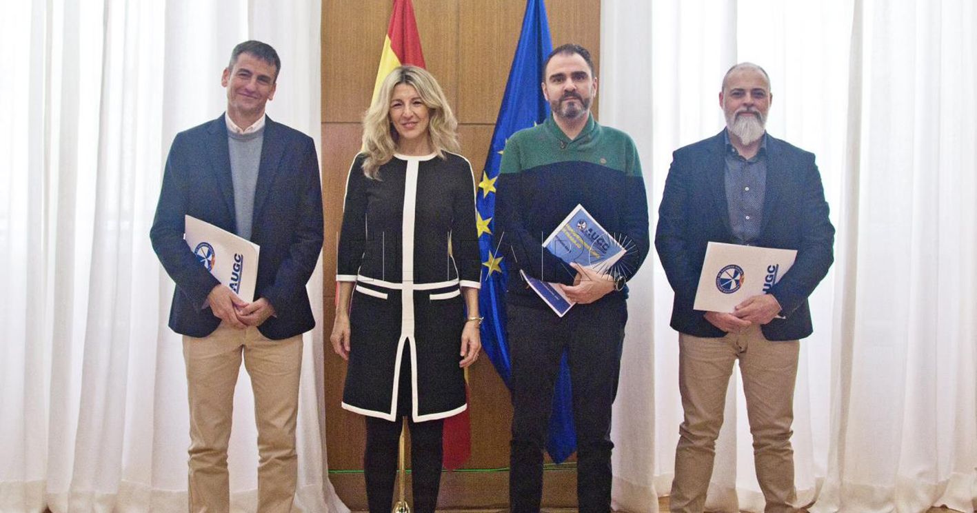 La AUGC entrega a Yolanda Díaz un documento con sus principales reivindicaciones