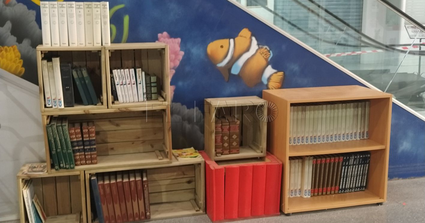 Las bibliotecas del Mercado Central y del Real siguen en funcionamiento