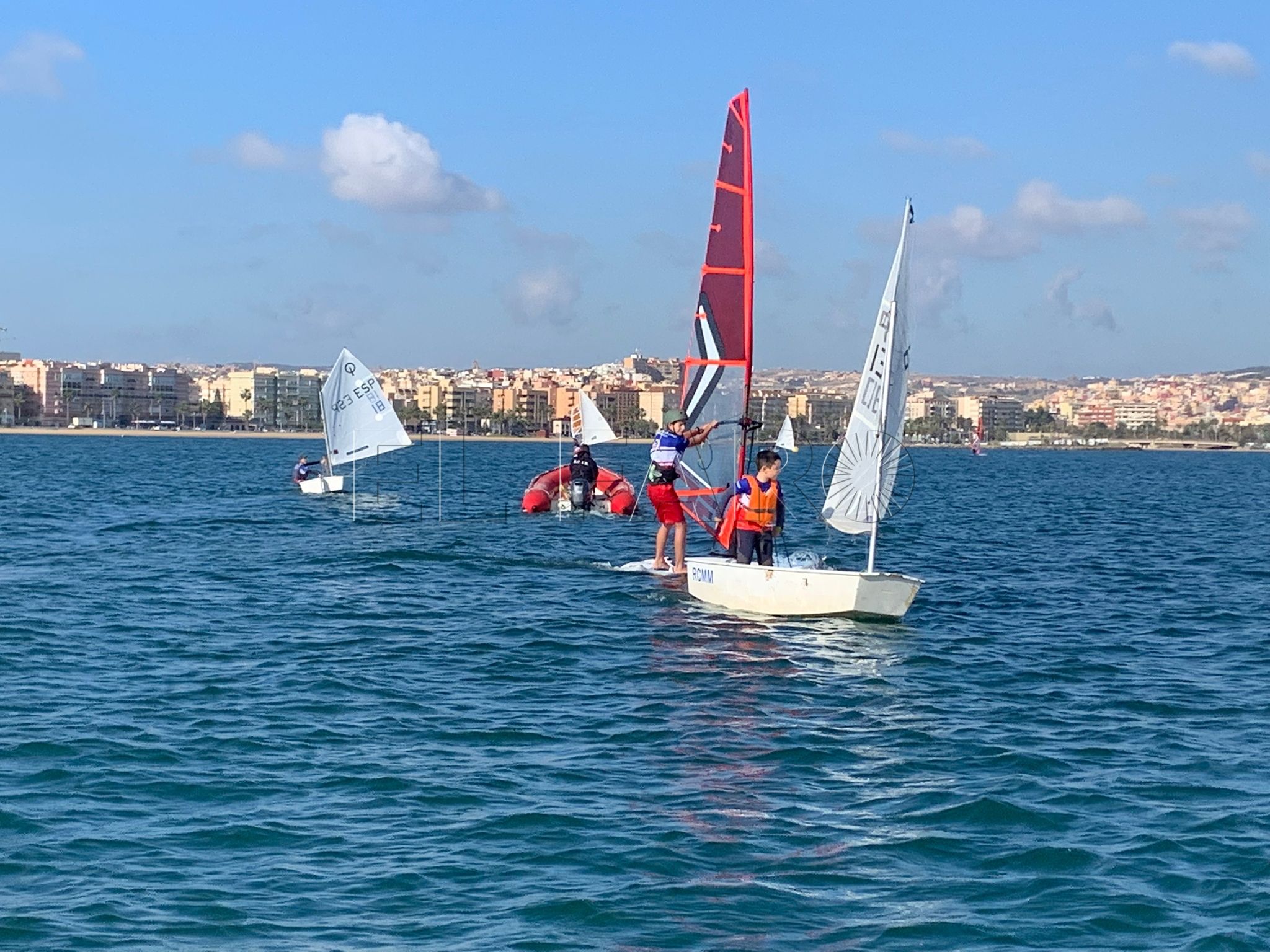 La flota marítima sigue con sus entrenamientos