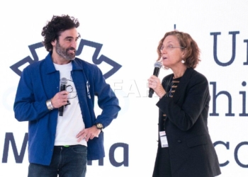 Gloria Rojas junto a Raúl Gómez durante la presentación del acuerdo en Fitur.