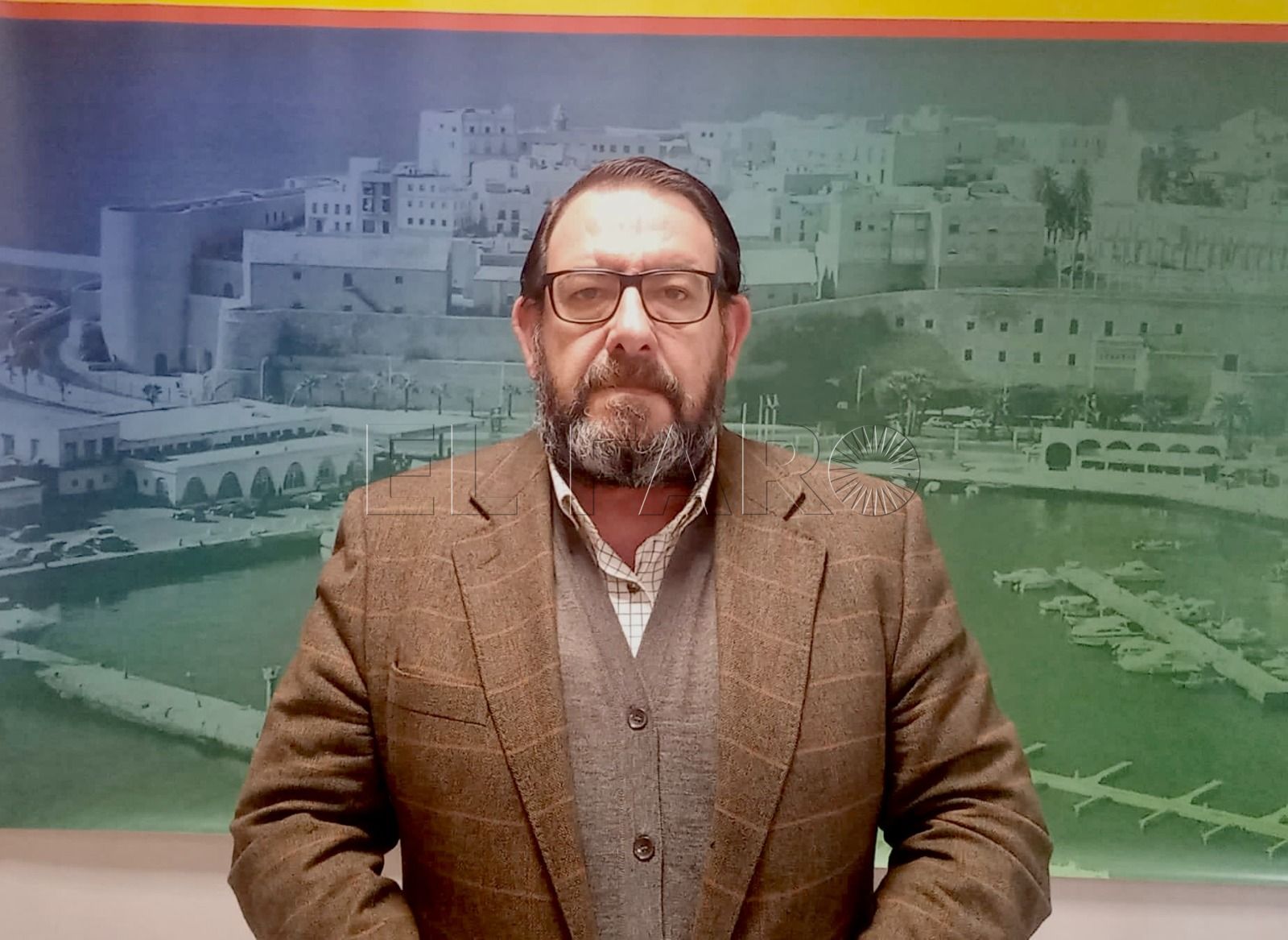 Vox Melilla instala una mesa informativa en el Real para conocer la realidad del barrio