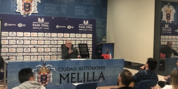 Josep Bordas contó con las preselecciones masculina y femenina de minibasket en la inauguración de los cursos, y también dirigió una charla a los árbitros