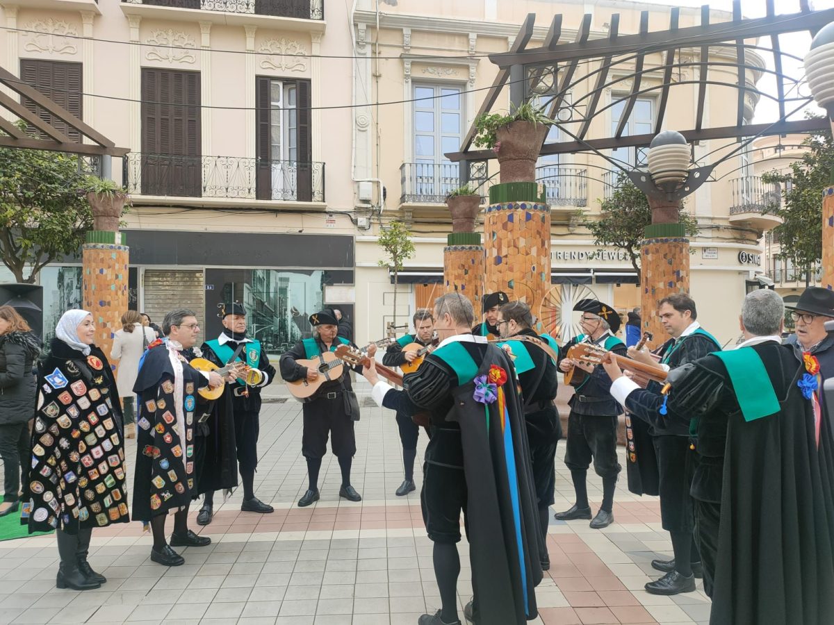 La tuna de Melilla inaugura las actividades programadas por el Día de San Valentín