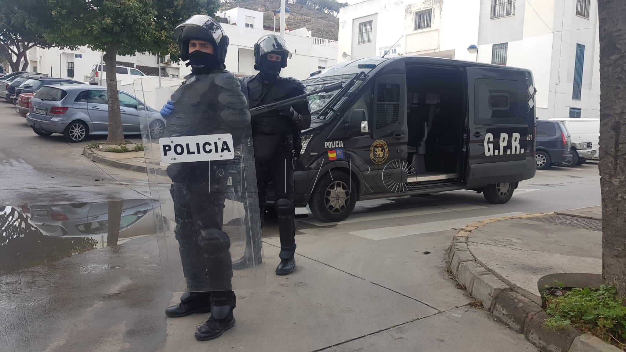 Policías nacionales y guardias civiles se concentran este martes a las puertas de Moncloa para trasladar sus demandas