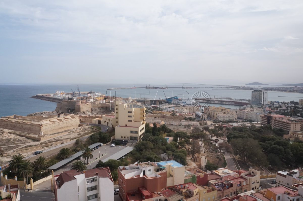 Hartos de las decisiones del Gobierno de Sánchez, del Gobierno de Melilla y de Marruecos