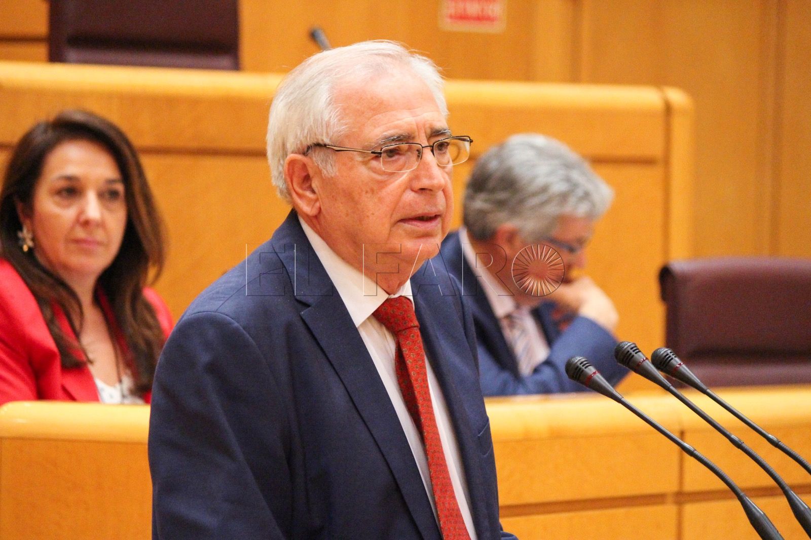 Imbroda quiere saber qué hace el Gobierno para reabrir la aduana comercial