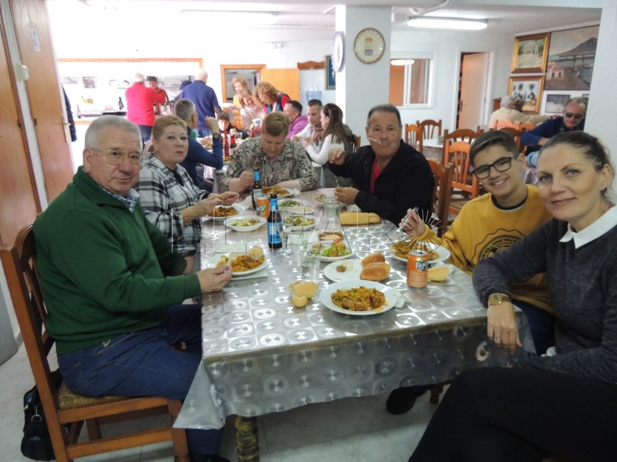 La Casa de Melilla en Almería celebra su comida mensual