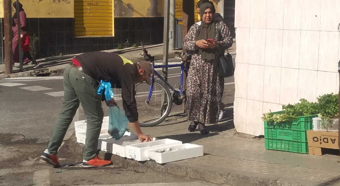 Pymes Melilla traslada a Moh la preocupación de mayoristas de frutas, verduras y pescado por la entrada de productos sin control