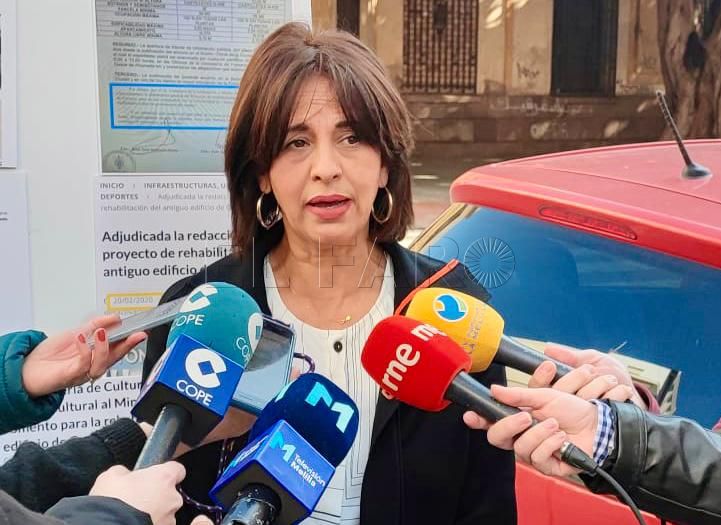 Los populares le demuestran a Rachid Bussian que el anteproyecto de Correos sí existía