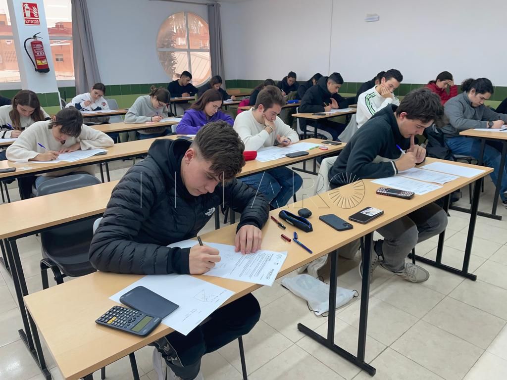 34 alumnos participan en la Fase Local de la XXXIV Olimpiada de Física