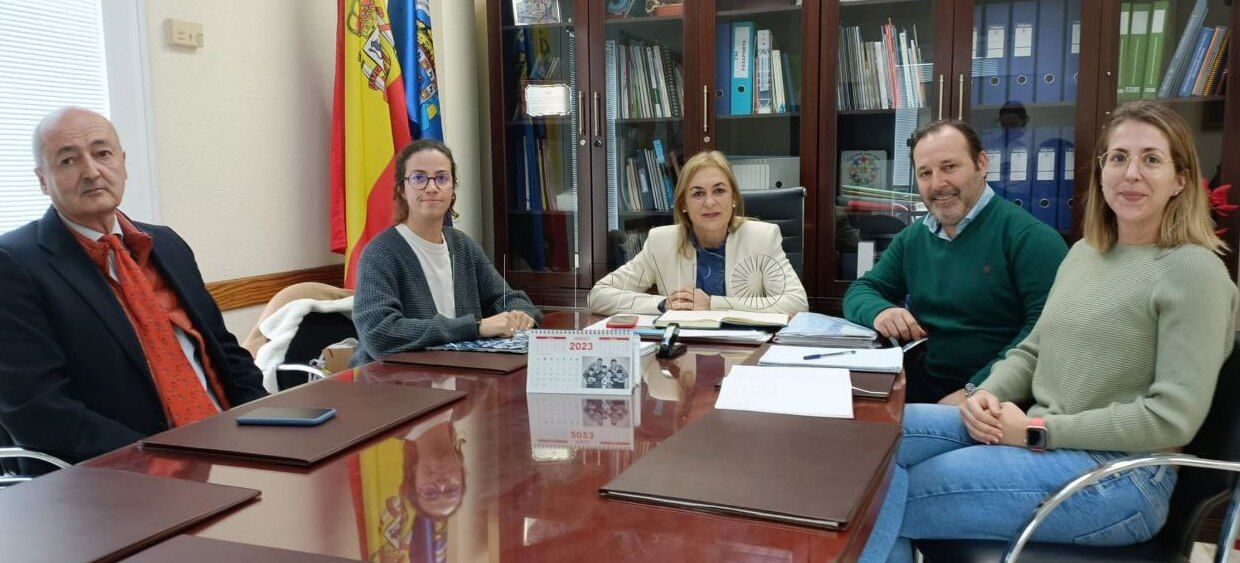 Reunión para decidir la ubicación de las colonias felinas