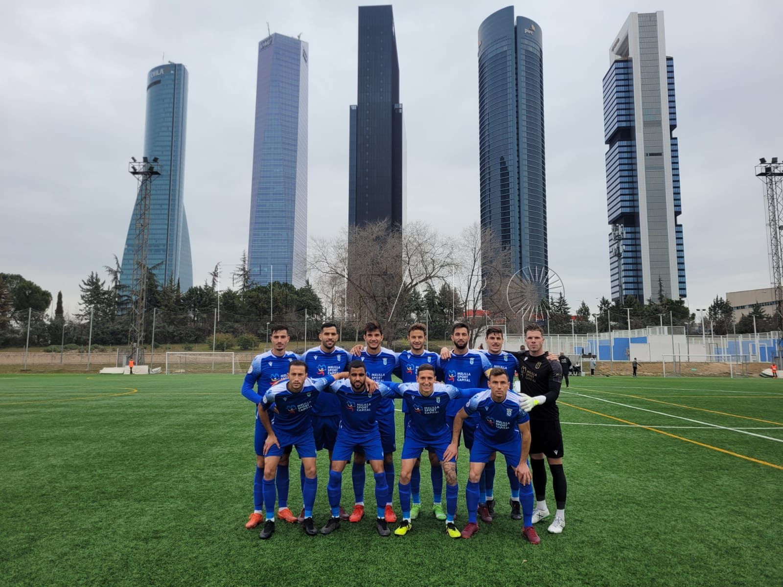 Empate para ser más líder