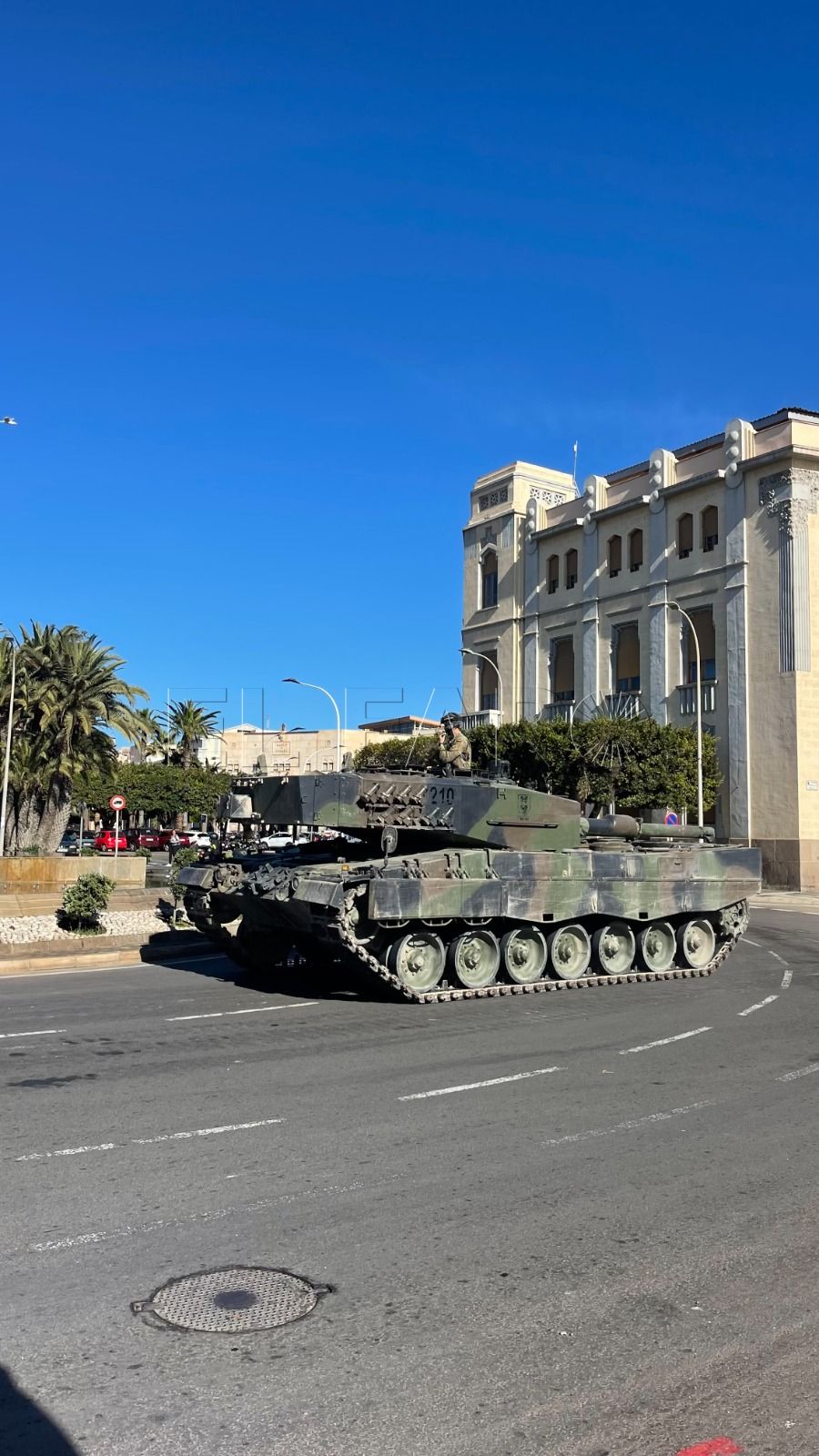 Regresan a Melilla los carros de combate de las maniobras Rusadir 23