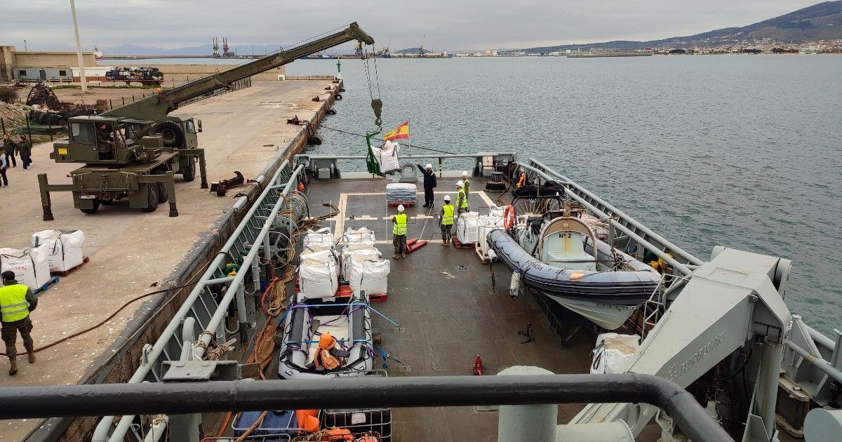 El buque Mar Caribe inicia el primer apoyo logístico de 2023 a los peñones españoles del norte de África y la Isla de Alborán