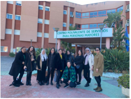 El taller de peluquería del centro Carmen Conde participa en el aniversario de la Residencia de Mayores