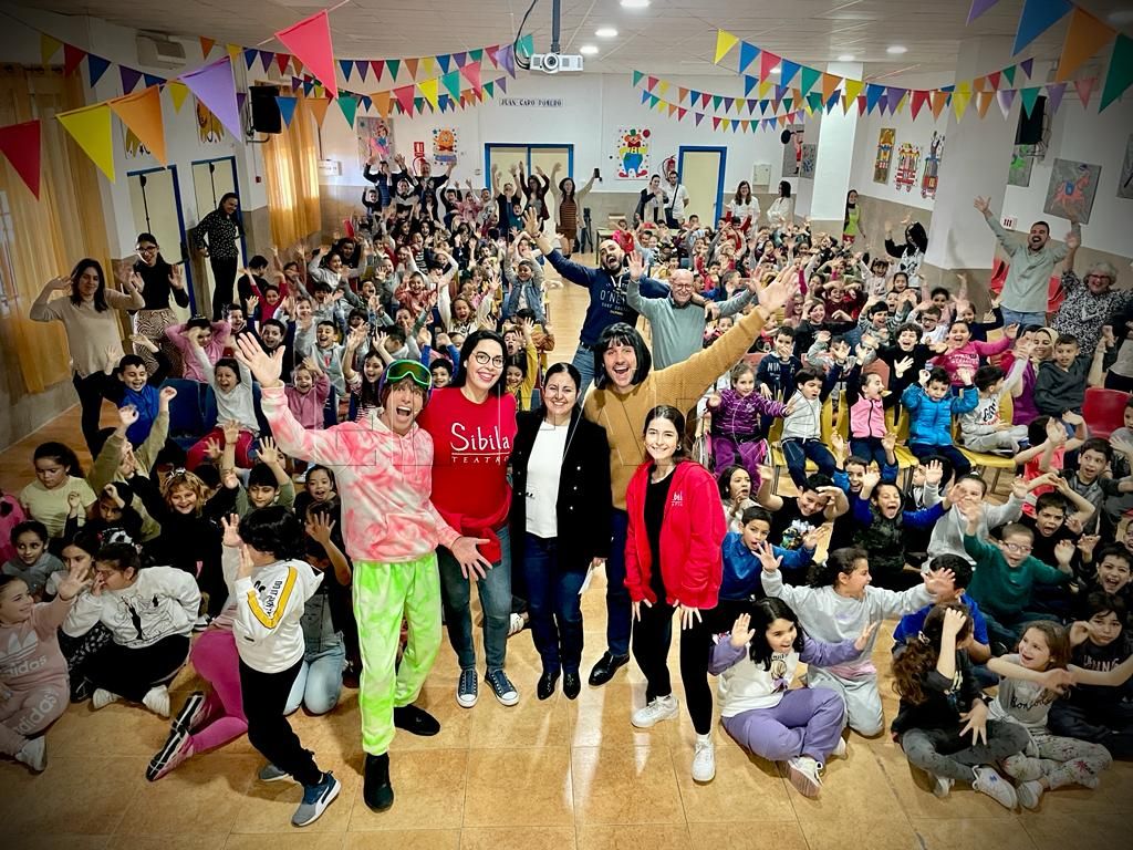 Cuentacuentos en el CEIP Juan Caro para concienciar sobre el medio ambiente