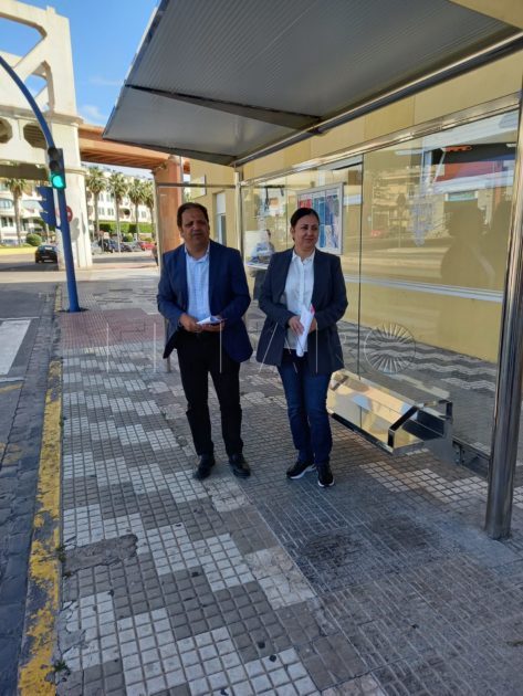 Presentación de la primera fase de instalación de 36 marquesinas y 4 mupis en Melilla