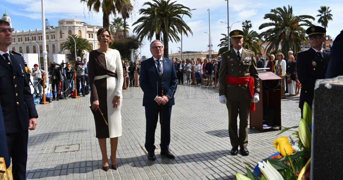 PP y Vox hacen el vacío al Gobierno en el Día del Estatuto de Autonomía