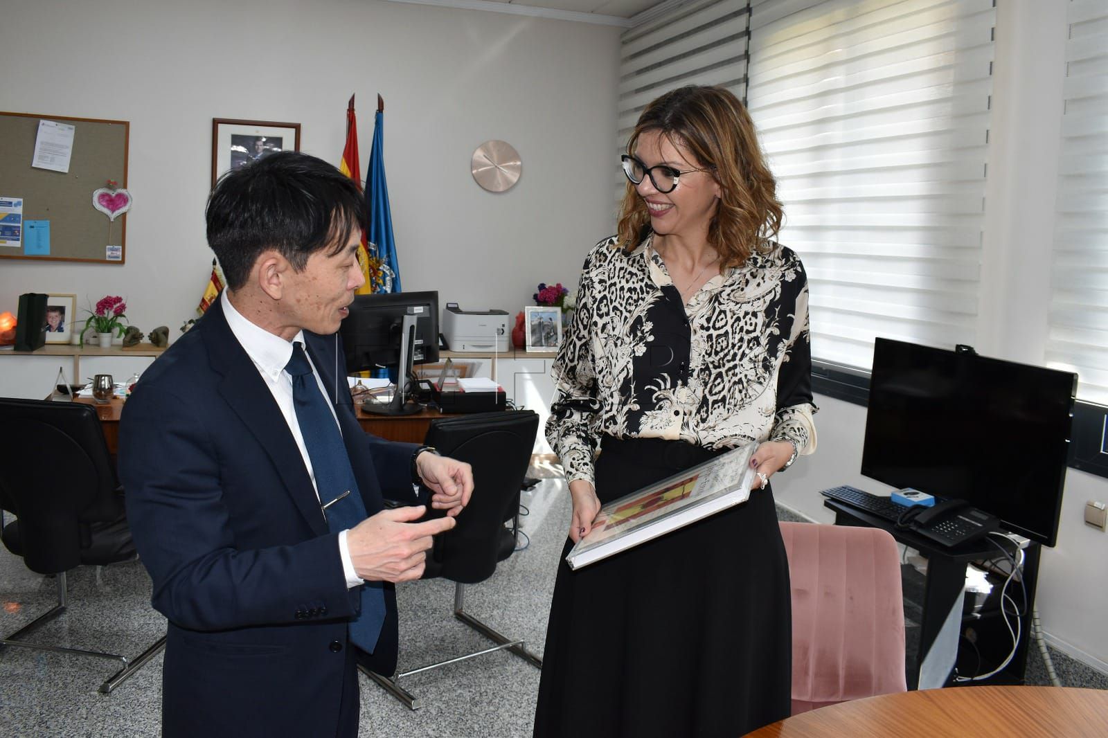 Moh recibe al agregado de Defensa de la Embajada de Japón en España