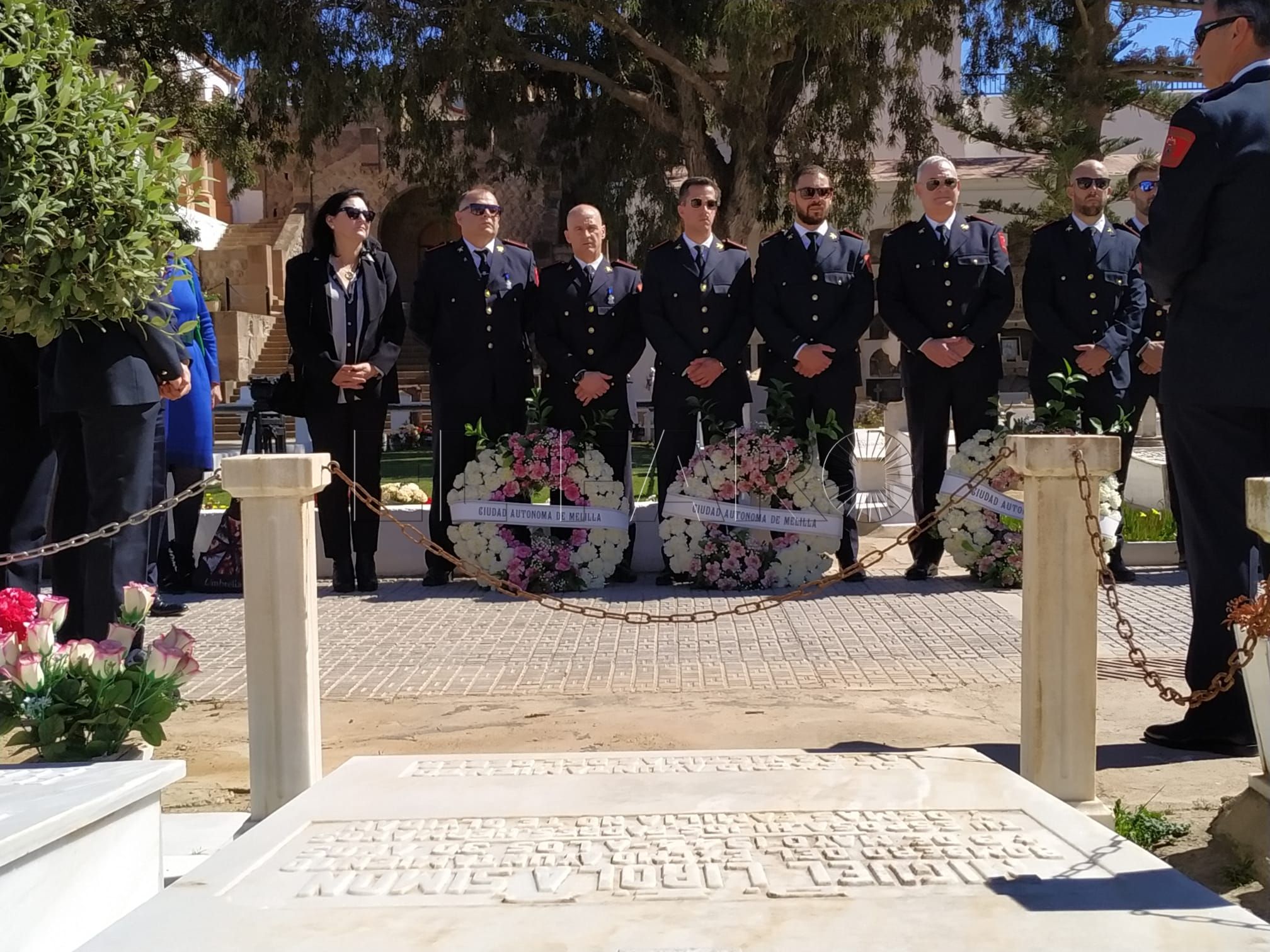 Ofrenda floral del cuerpo de bomberos de Melilla en el día de su patrón