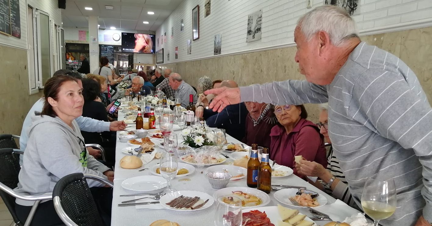 Lleno en la comida por el Día del Padre en el Centro Hijos de Melilla