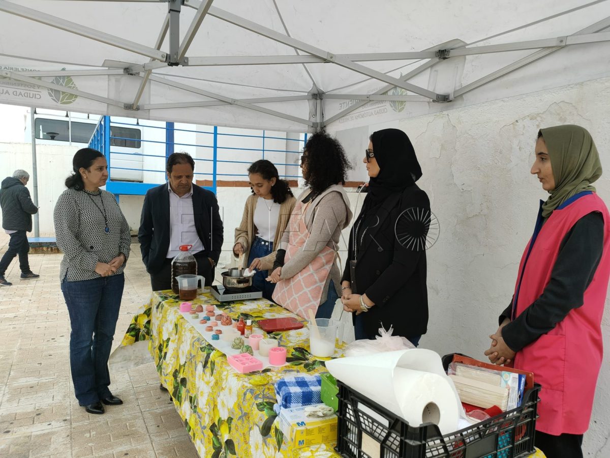 Comienzan los talleres de elaboración de jabones y velas con aceite de cocina reutilizado en Los Pinares