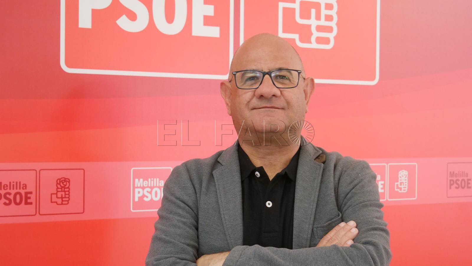 El PSOE afirma que el reglamento que elaboró habría evitado la pérdida de árboles en la plaza del Tesorillo