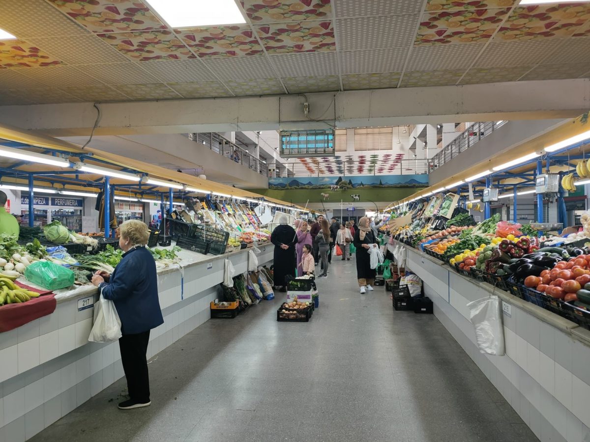 Los mercados de Melilla amanecen abarrotados en el inicio del Ramadán