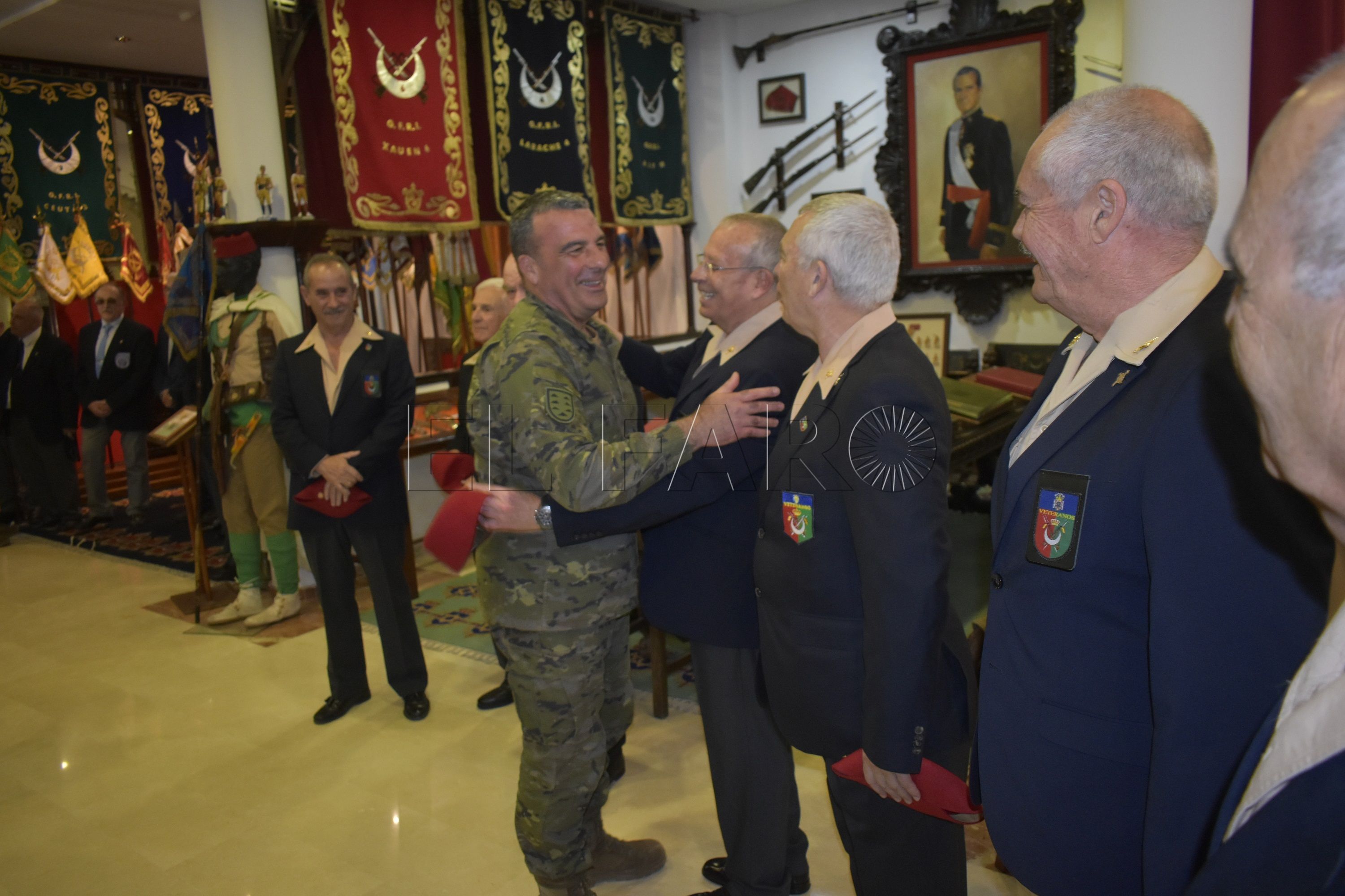 Primera visita de inspección del jefe del Mando de Canarias a la Comandancia General de Melilla