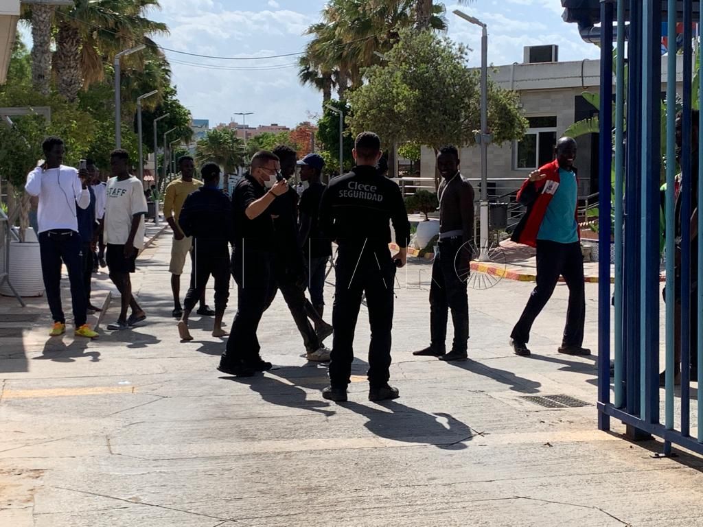 Entierran al primero de los 23 migrantes muertos en la valla el 24J