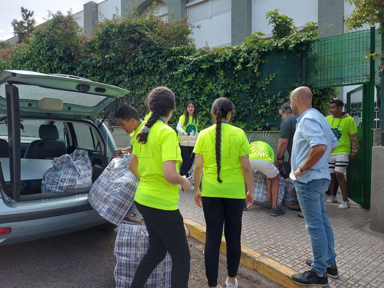 El IES Rusadir dona más de doscientos kilos de alimentos a Mensajeros de la Paz