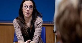 La Fundación Pasqual Maragall ofrece en Melilla grupos de apoyo online para personas cuidadoras de familiares con Alzheimer