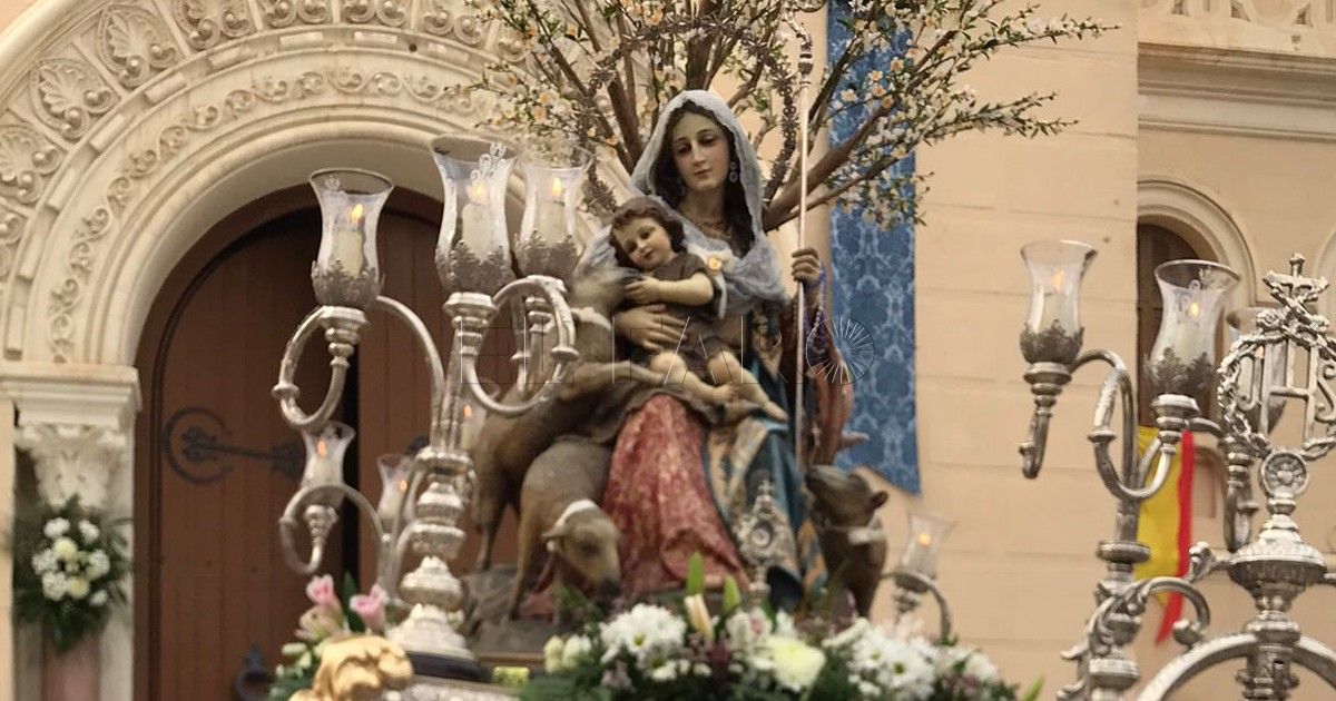 Vuelve a cumplirse la tradición: procesión de alabanzas de la Divina Pastora de las Almas