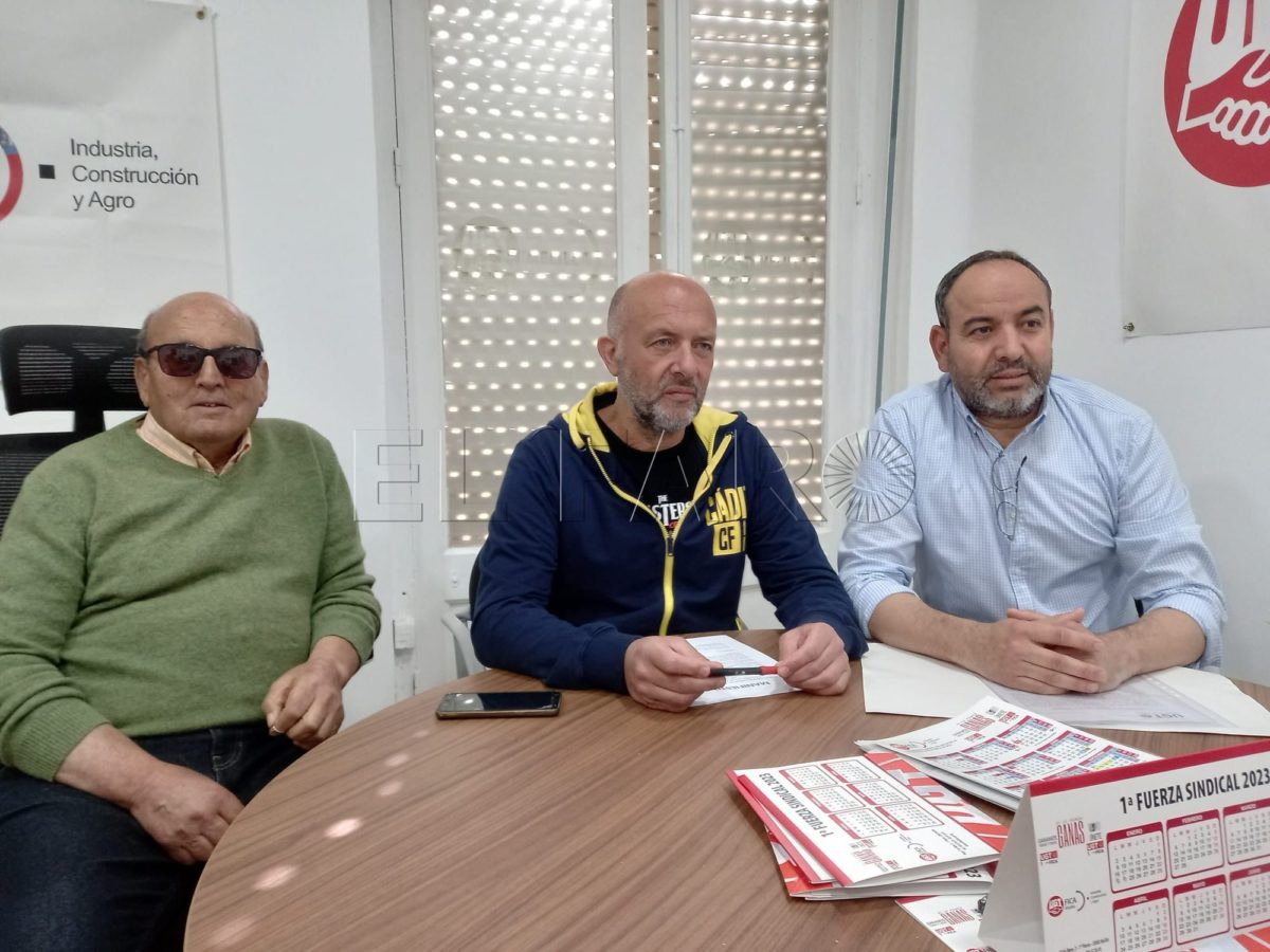 Tres miembros de UGT-FICA Melilla claman contra Madrid por su despido