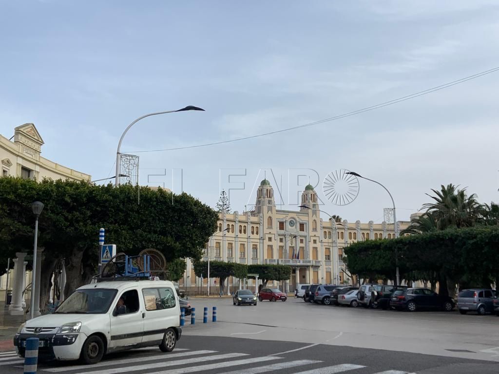 Melilla, la comunidad con más empleados públicos de España