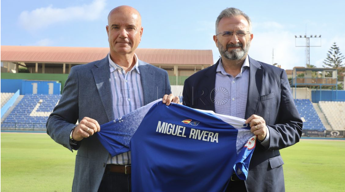 La UD Melilla oficializa la renovación de Miguel Rivera