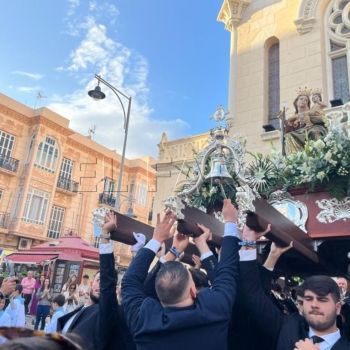 Custodios de la imagen de Nuestra Señora de la Victoria