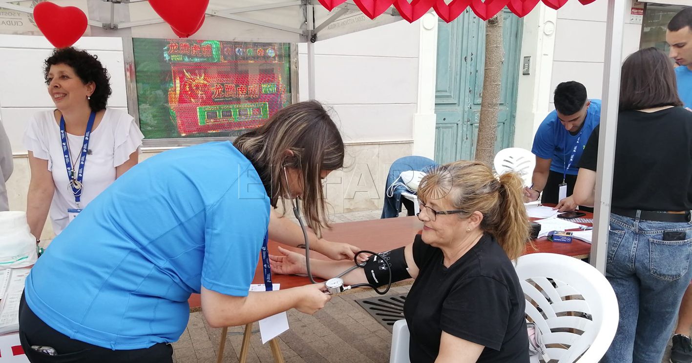 Alumnos de la UGR inculcan a la población la importancia de la salud cardiovascular