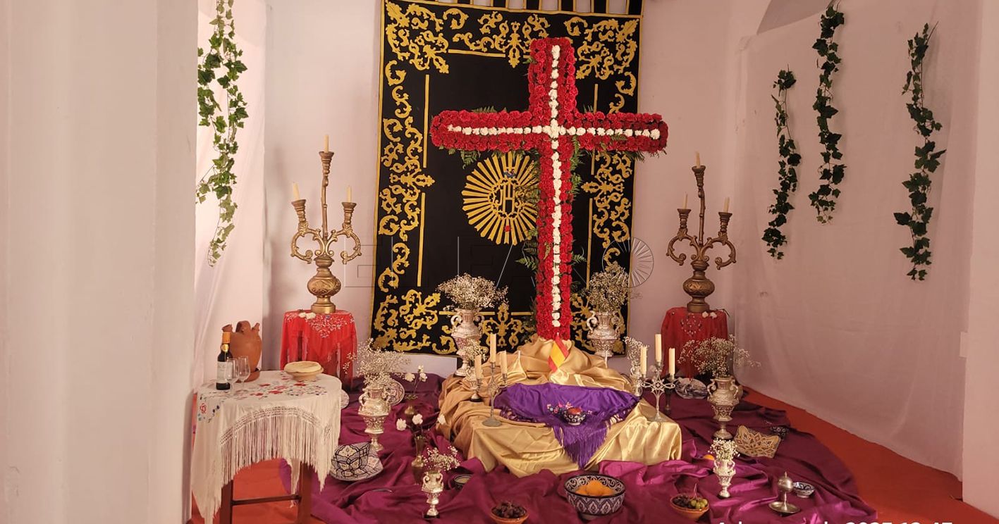 La plaza de toros acoge esta semana las Cruces de Mayo de la Cofradía del Nazareno