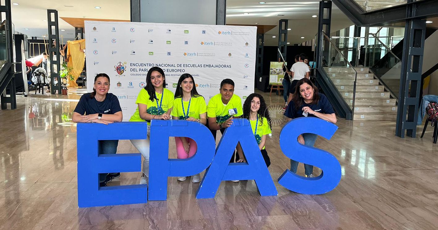 Alumnos del IES Rusadir viajan a Orihuela para un encuentro de Escuelas Embajadoras del Parlamento Europeo