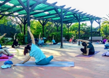 La Comunidad Hindú de Melilla clausuró el curso de Yoga con una sesión especial al aire libre