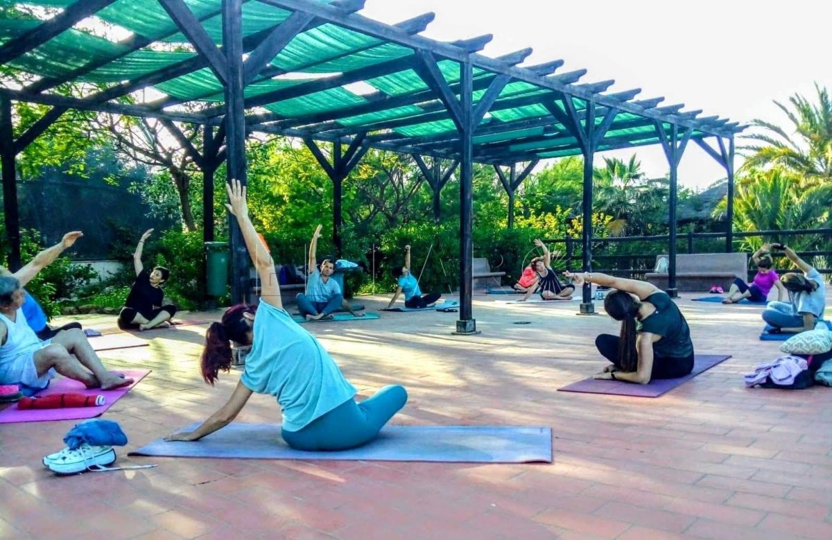 La Comunidad Hindú de Melilla clausuró el curso de Yoga con una sesión especial al aire libre