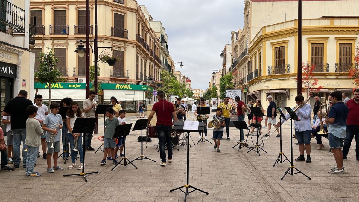 La escuela de música de Asbanor continúa con las audiciones en la calle