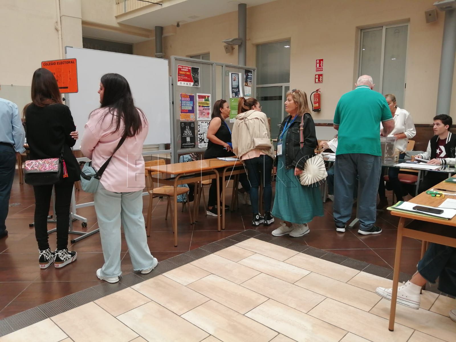 La Junta Electoral de Zona niega haber dado cartas autorizando a votar a quien pidió el voto por correo